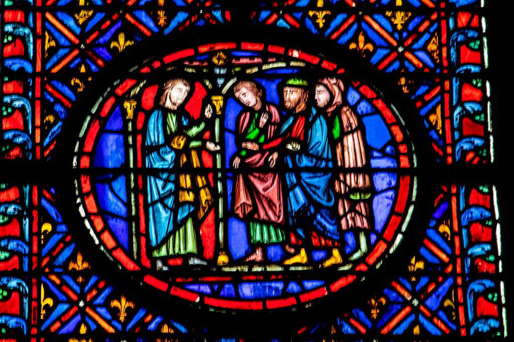 Visiting La Sainte Chapelle Paris: A complete guide Image of stained glass in La Sainte Chapelle Paris