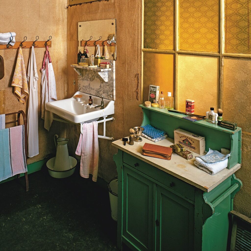 Visiting the Anne Frank House in Amsterdam Visiting the Anne Frank House in Amsterdam